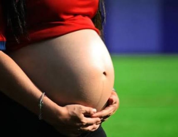 Embarazo adolescente: Chile registra importante disminución en las cifras