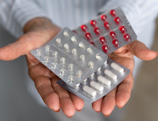 Venta de medicamentos en locales masivos: Académicos de Química y Farmacia alertan sobre graves riesgos para la salud pública