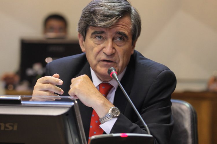 La columna de opinión de César Concha Gatica: Pasos de Gigante
