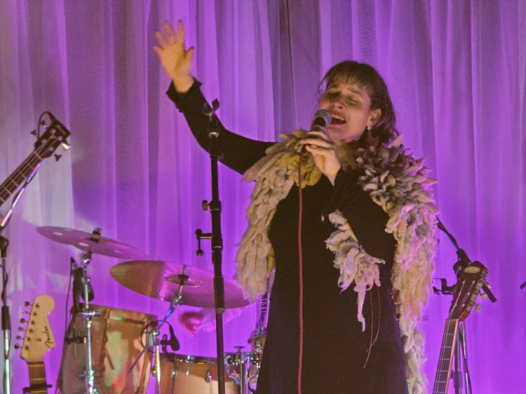 Cantautora Tamara Águila lanza su nuevo disco “Naves”: un viaje íntimo de raíz, memoria y recomposición territorial