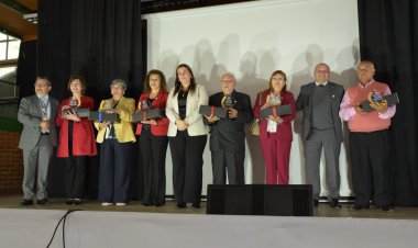 SLEP Los Álamos rinde emotivo homenaje a las y los asistentes de la educación de todo el territorio