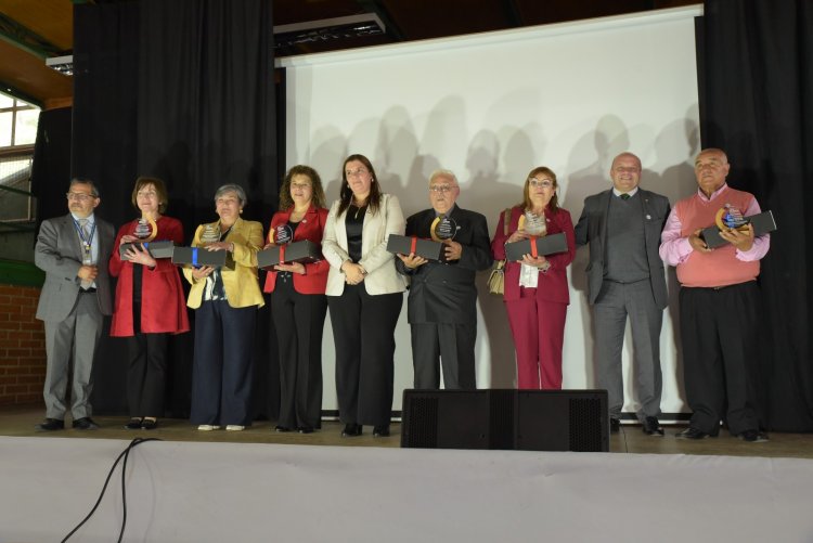 SLEP Los Álamos rinde emotivo homenaje a las y los asistentes de la educación de todo el territorio