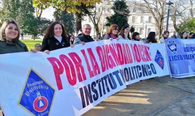 Profesores piden que alcalde  reconsidere decisión de adelantar vacaciones de invierno en tres liceos de Linares