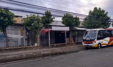 Nueva sobrecarga eléctrica provoca incendio en locales comerciales del lado norte del terminal de buses