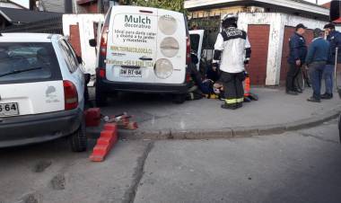Sendos accidentes urbanos en Linares en plena labor preventiva por el Covid-19