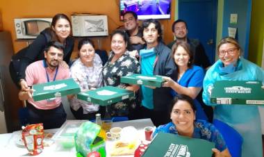 Papa John’s regala pizzas a la primera línea del Covid-19 en Linares