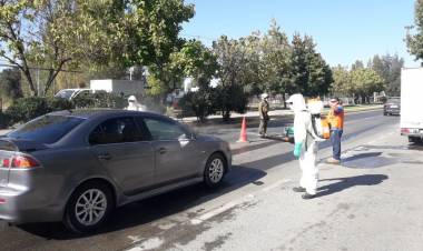 Bioquímico hace urgente llamado a endurecer las medidas sanitarias para entrar y salir de Linares