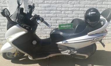 Carabineros recupera motocicleta robada en Linares y detiene a joven de 19 años por el delito de receptación 