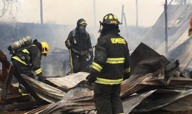 Dueña de casa sufrió quemaduras a raíz de incendio en sector San Antonio Lamas