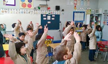 Linares y Parral confirman receso de clases