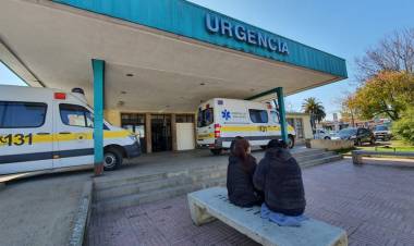 Linares: 33 personas permanecen internadas en el hospital base por Covid-19
