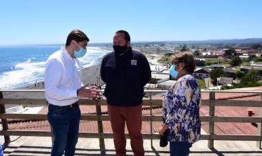 Turistas volvieron a las playas de Pelluhue, Curanipe y Chanco
