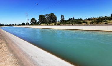 Impulsan campaña de seguridad sobre canal de devolución de la Central Machicura