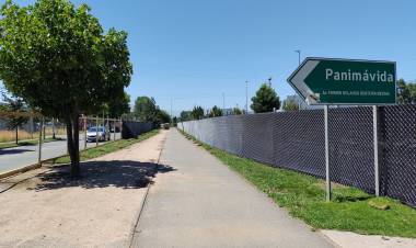 Comenzó mejoramiento del bandejón central de la avenida Aníbal León Bustos