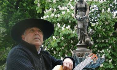 Este lunes son funerales de cantor popular y folklorista René Valenzuela