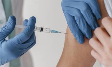 Vacunación en menores: expertos confirman su seguridad  y necesidad de aumentar población inoculada