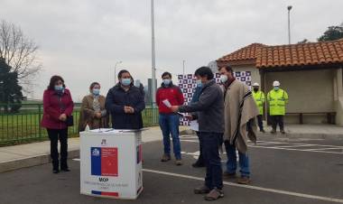 Seremi del MOP y nuevo alcalde de Villa Alegre firmaron acuerdo para construcción de puentes y caminos