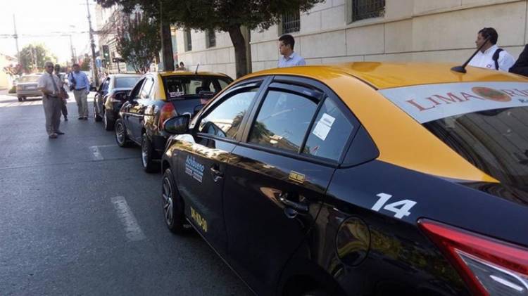 Radio taxis suben el pasaje en Fiestas Patrias en Linares