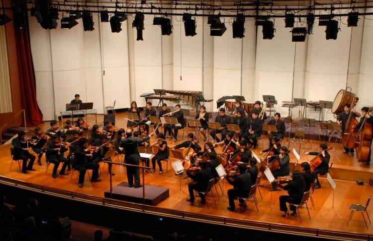 Sinfonías de Mozart en vivo en el Cine Teatro Municipal de Linares