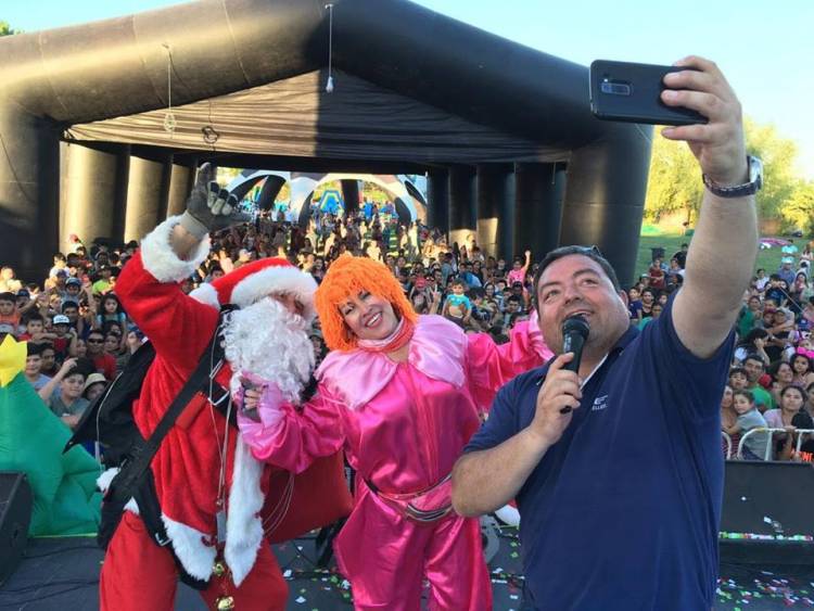 Cientos de niños disfrutaron de show navideño en Longaví