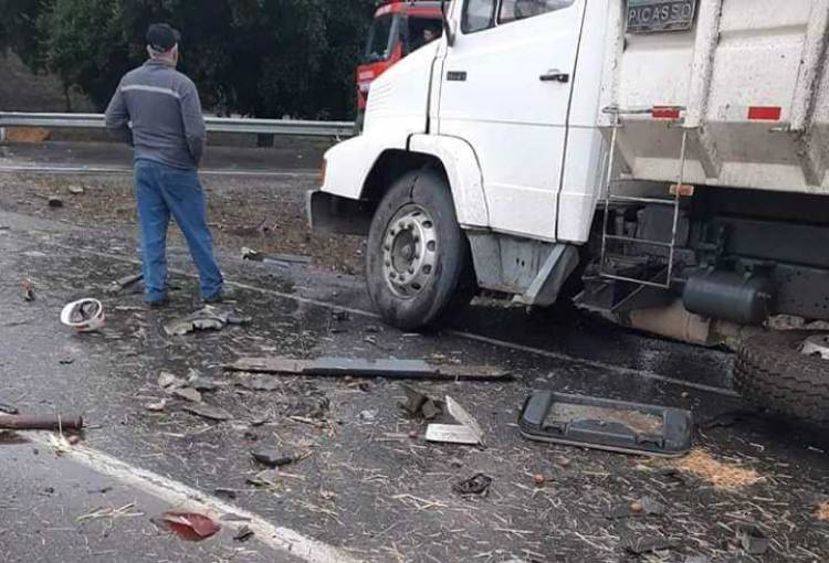 Conductor de camión falleció tras colisión múltiple en la carretera