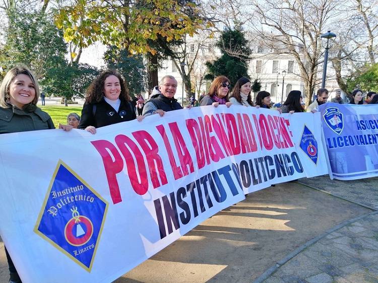 Profesores piden que alcalde  reconsidere decisión de adelantar vacaciones de invierno en tres liceos de Linares
