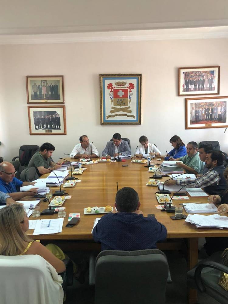 Concejo Municipal aprueba millonarias subvenciones para el “Depo” y la Asociación de Vóleibol