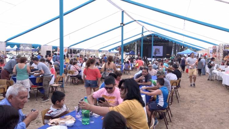 Linarenses y turistas disfrutaron de la “Fiesta de la Tortilla” en embalse Ancoa