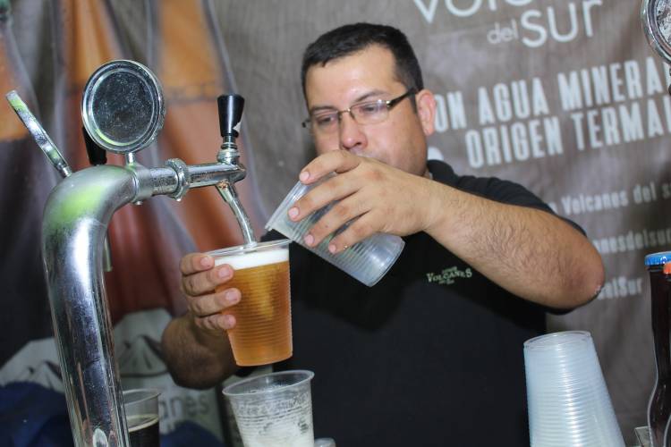 “Amerikan Sound” y “Grupo Alegría” en la Fiesta de la Cerveza de Colbún