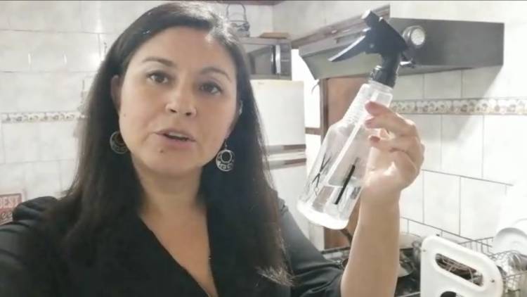 Tecnóloga médica de UTalca enseña a crear  desinfectante casero para combatir el Covid-19