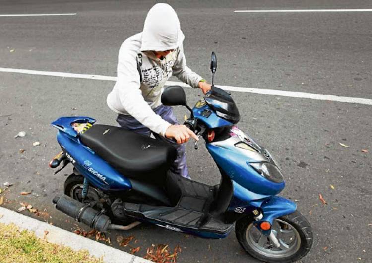 Dos detenidos por robo de motocicleta en Yerbas Buenas
