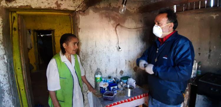 Misioneros llevan alimentos a las viviendas de adultos mayores y postrados en Longaví