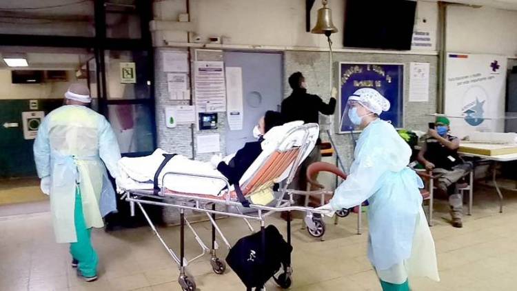 Hospital de Linares a plena capacidad por casos de Covid-19