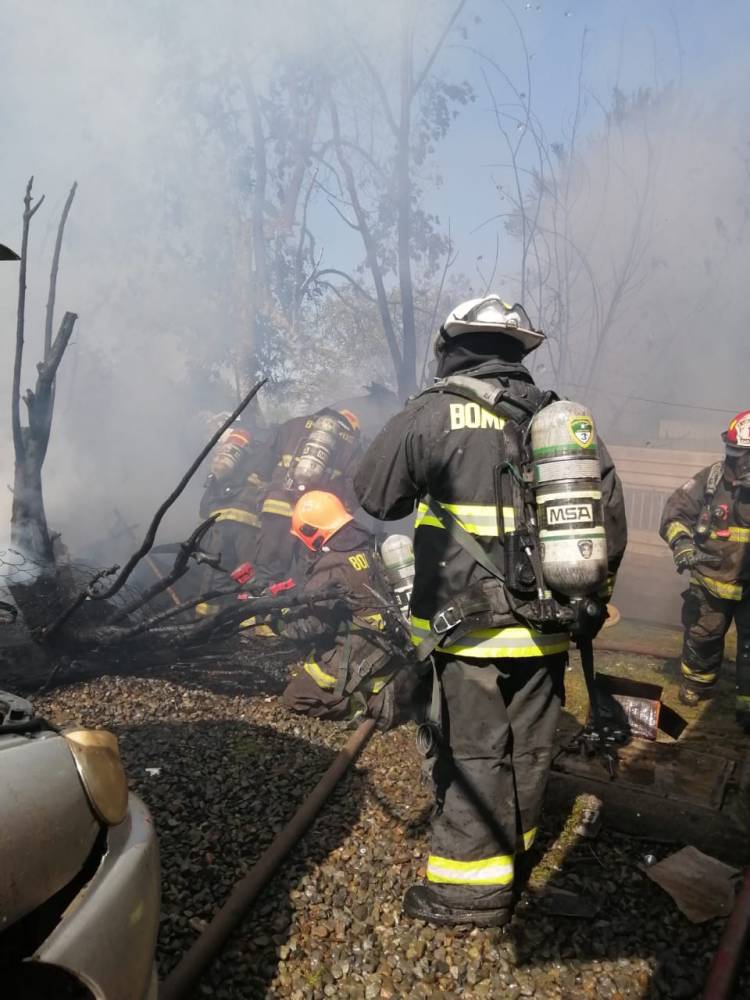 Ocho damnificados deja incendio en sector oriente de Linares