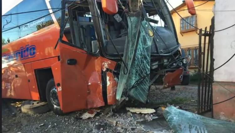 Dos lesionados deja accidente en sector oriente de Linares