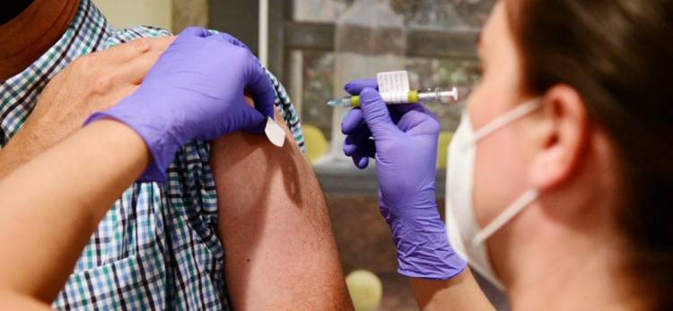 ¿En qué están los ensayos clínicos de la vacuna del Covid-19 en el Maule?