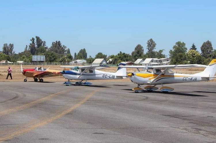 La mañana de este sábado fue  inaugurado el aeródromo "Carlos del Campo Rivera" en Linares
