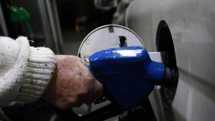 Diputado Matta junto a bancada DC ingresan reforma constitucional que suspende por un año la aplicación del impuesto específico de gasolinas automotrices y petróleo diésel